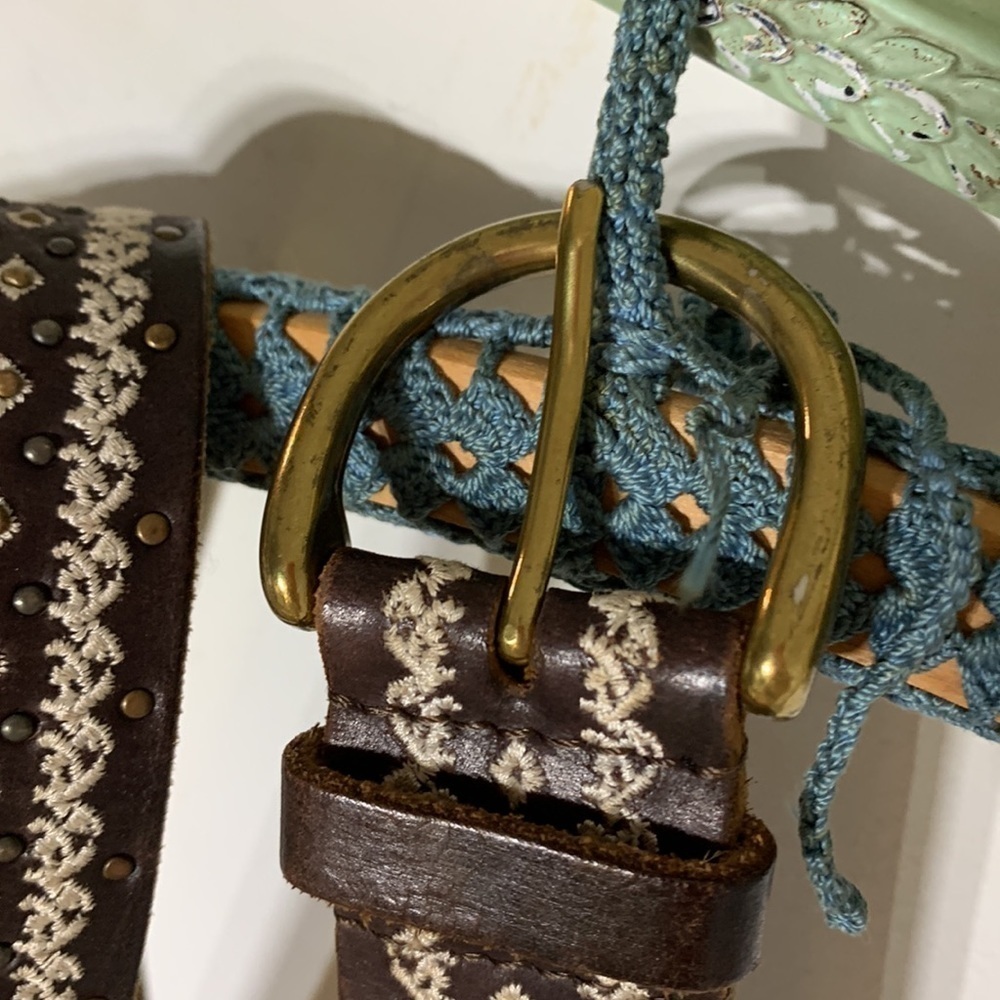 Lucky brand brown leather embroidered studded bohemian belt size medium - Picture 3 of 12